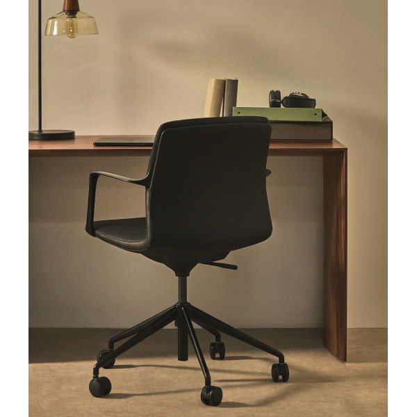 Офісне крісло La Forma Nerlan C00045SL01 Чорне-1