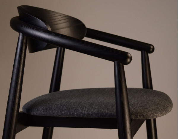 Полубарный стул Lovko Mamont semi-soft Черный/superior 19-4