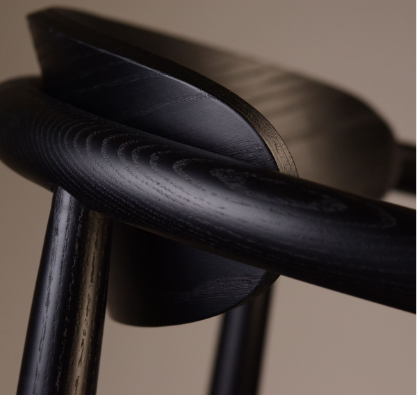 Полубарный стул Lovko Mamont semi-soft Черный/superior 19-8