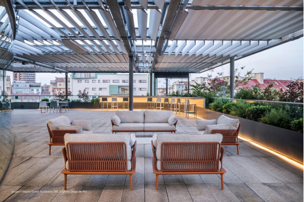 Барний вуличний стілець Pedrali Volt 678/BI Білий-14