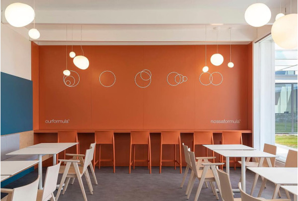 Напівбарний вуличний стілець Pedrali Volt 677/AR Помаранчевий-5