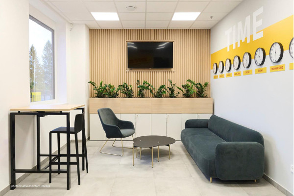 Напівбарний вуличний стілець Pedrali Volt 677/NE Чорний-7