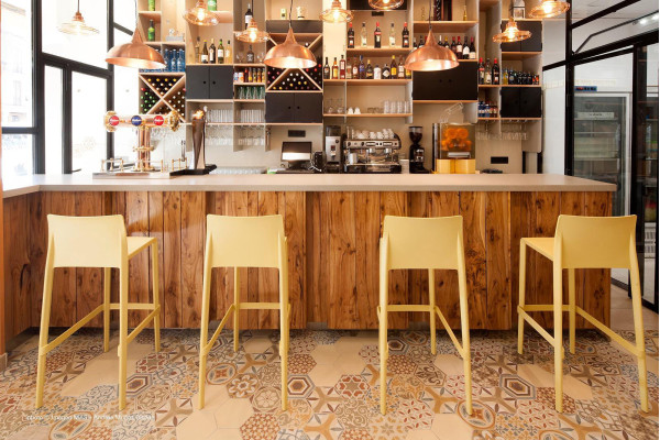 Напівбарний вуличний стілець Pedrali Volt 677/GI Жовтий-6