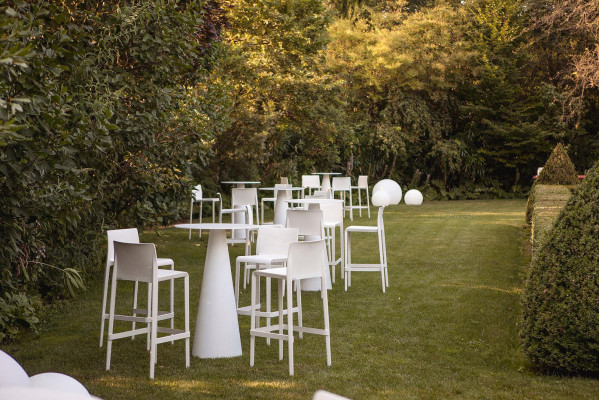 Полубарный уличный стул Pedrali Volt 677/BI Белый-9