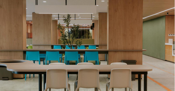 Полубарный уличный стул Pedrali Volt 677/BL Синий-5