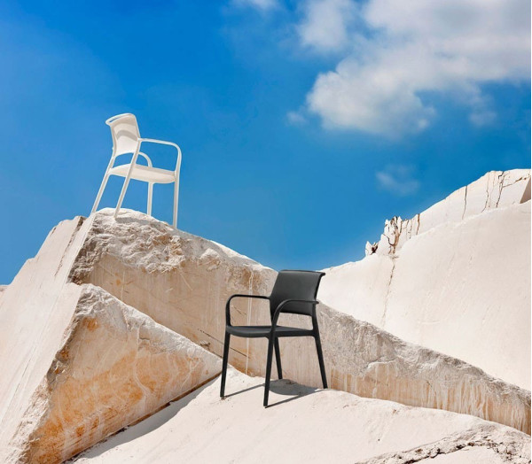 Пластиковый стул Pedrali Ara 315/NE Черный-11