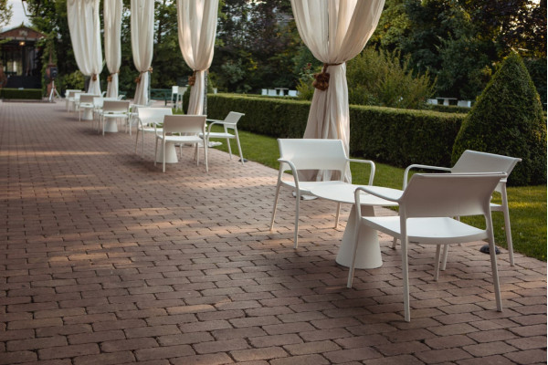 Кресло пластиковое Pedrali Ara 316/GA серое для террасы-9