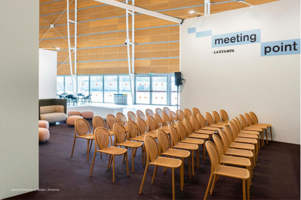 Пластиковый стул Pedrali REMIND 3730/TE Оранжевый-1