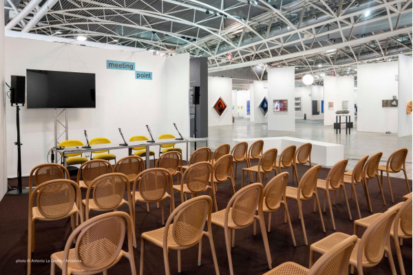 Пластиковый стул Pedrali REMIND 3730/TE Оранжевый-2