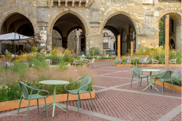 Пластиковый стул Pedrali REMIND 3735/VE Зеленый-11