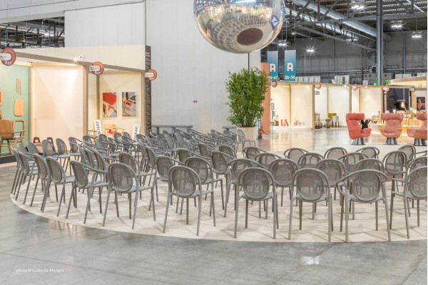 Пластиковий стілець Pedrali REMIND 3730/SA Сірий-4