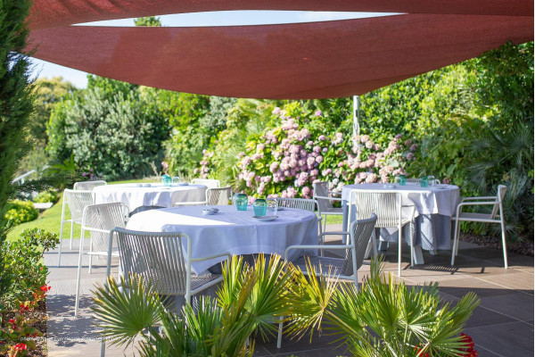 Стілець вуличний Pedrali Tribeca 3665/BI200E Білий-25