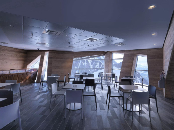 Пластиковый стул Pedrali Volt 670/NE Черный-7