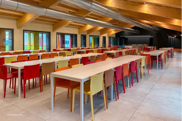 Пластиковий стілець Pedrali Volt 670/BI Білий-13