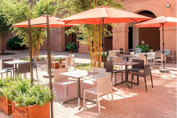 Пластиковий стілець Pedrali Volt 670/BI Білий-8