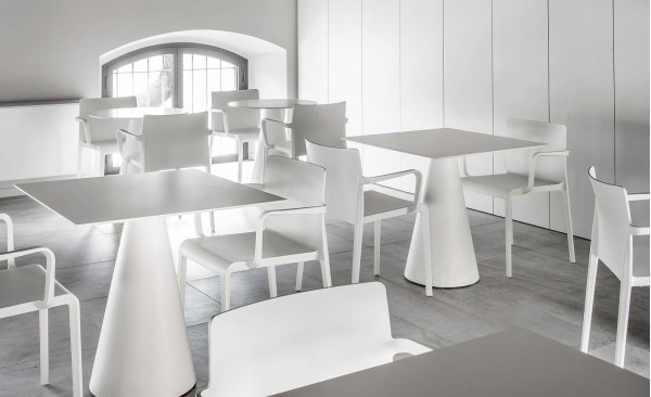 Пластиковий стілець Pedrali Volt 675/BI Білий-7