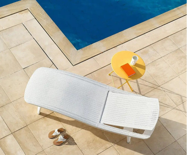 Шезлонг Keter Pacific Белый-1