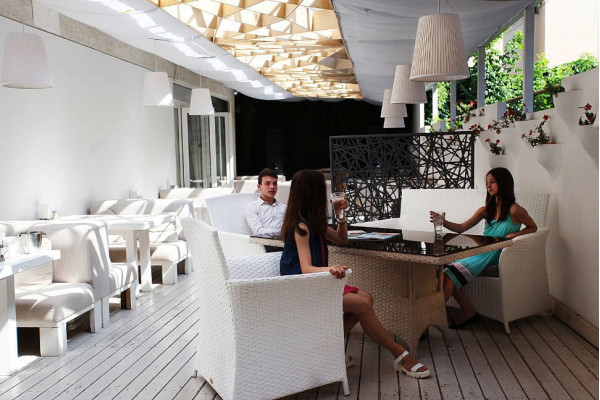 Кресло из ротанга Pradex Патио Белое-2