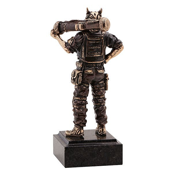 Статуэтка бронзовая Vizuri (Визури) Непокоренный P04-3